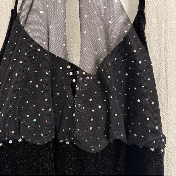 Elegant Black Halter Dress - Picture 2 of 4